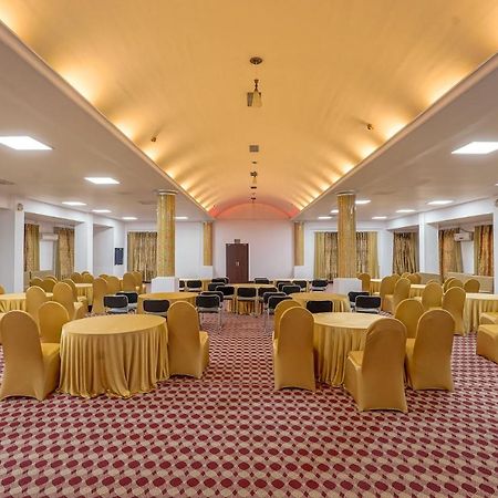 The Chinar Srinagar Hotel ภายนอก รูปภาพ