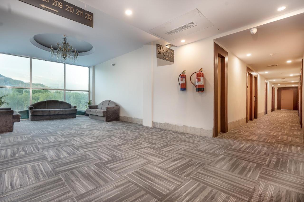 The Chinar Srinagar Hotel ภายนอก รูปภาพ
