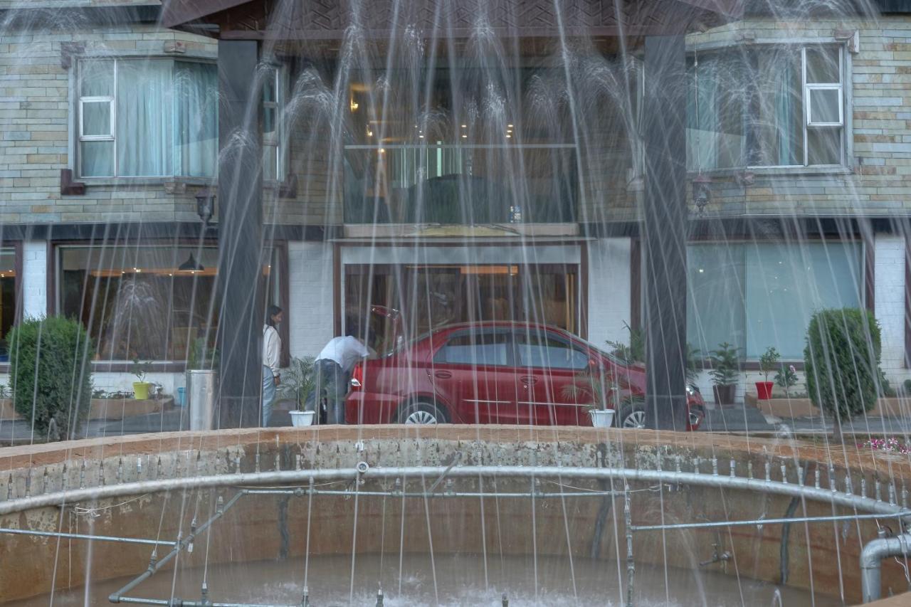 The Chinar Srinagar Hotel ภายนอก รูปภาพ