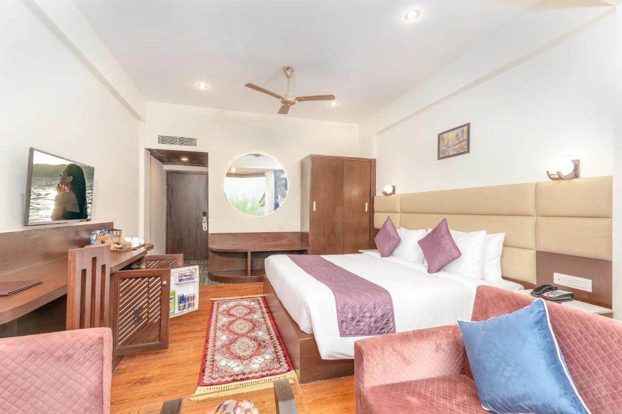 The Chinar Srinagar Hotel ภายนอก รูปภาพ