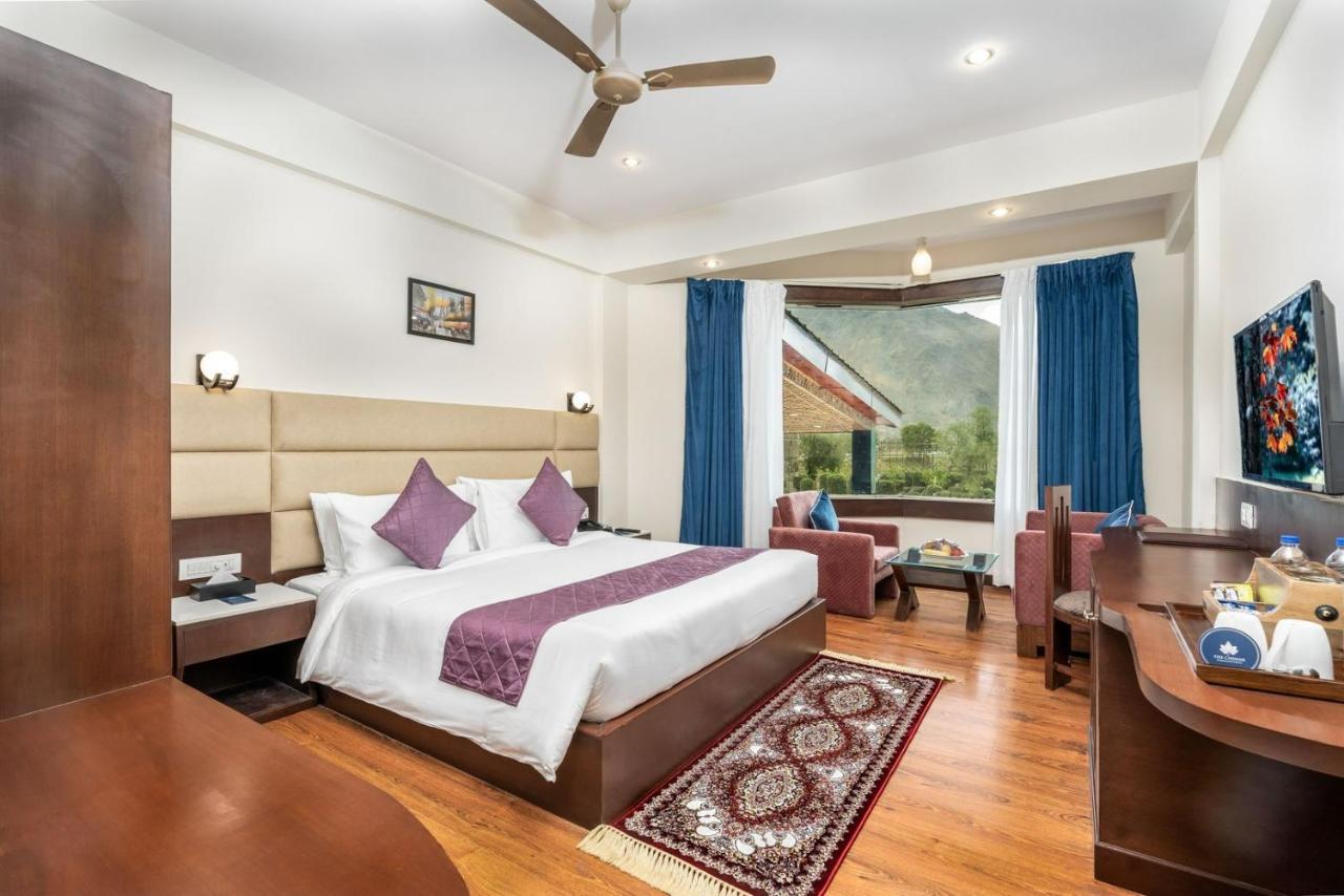 The Chinar Srinagar Hotel ภายนอก รูปภาพ